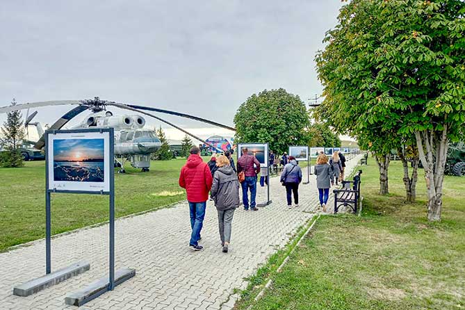 выставка фотографий в парке Сахарова