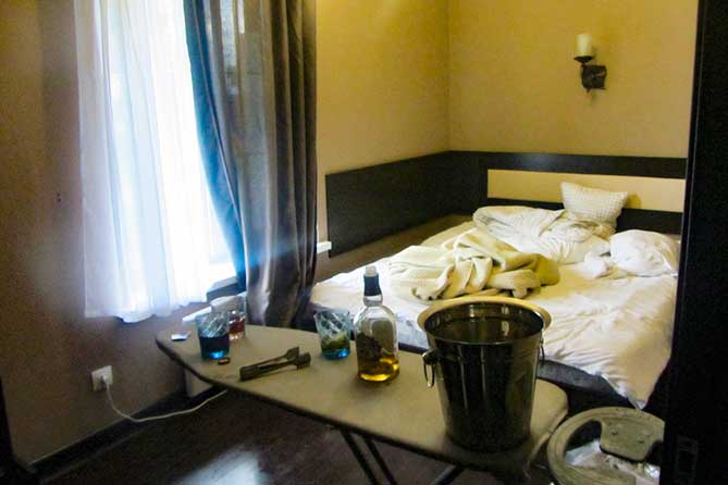 кровать в гостиничном номере