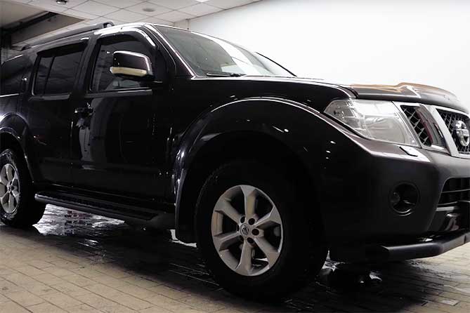 nissan pathfinder в гараже