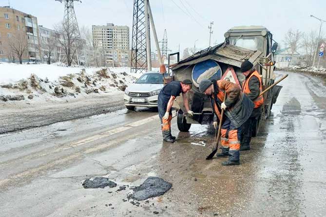аварийно-ямочный ремонт дороги в марте