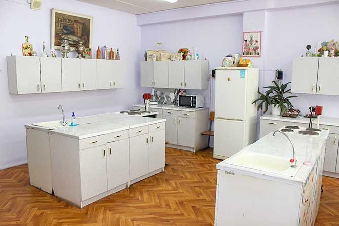 кабинет, где школьники учатся готовить