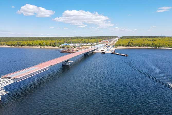 строительство моста через Волгу в июне 2022