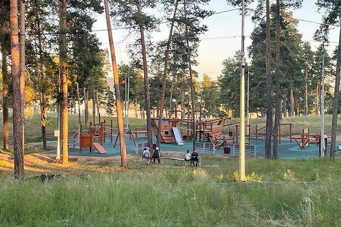детская площадка с МАФами в эко-парке Шлюзовой