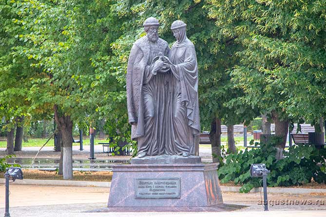 Памятник Петру И Февронии В Муроме Фото