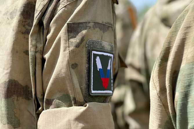 «Мой сын мечтал о подвиге и совершил его» военнослужащие в строю