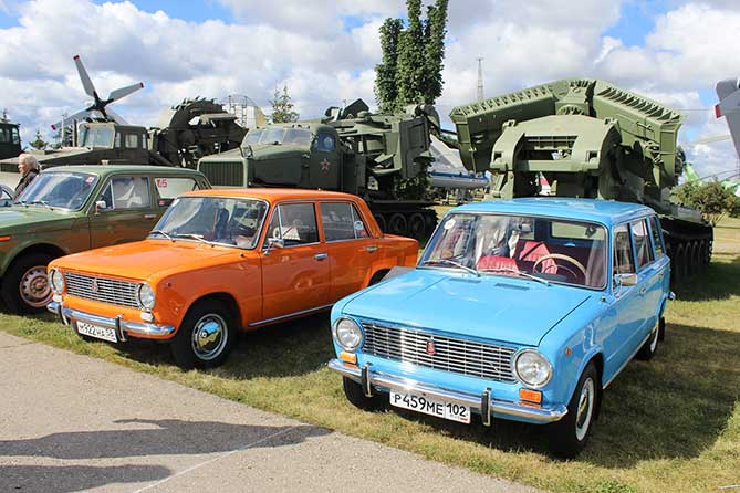 автомобили ВАЗ-2101 на фестивале