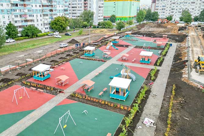 детская площадка на территории школы 04-10-2022