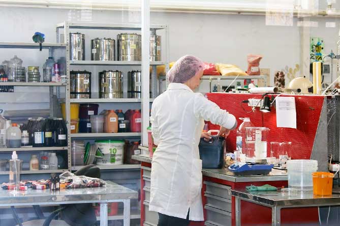 сотрудник компании М9 Фарм