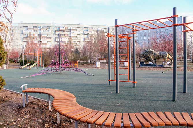 новые конструкции в сквере 19 квартала