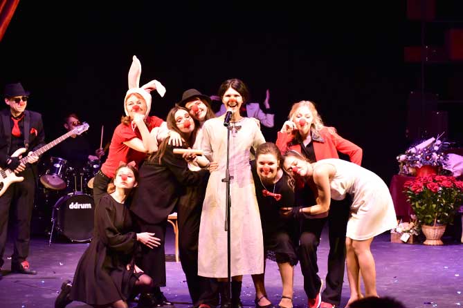 актрисы театра Дилижанс