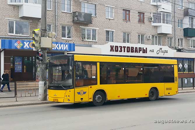автобус 40 на улице Мира