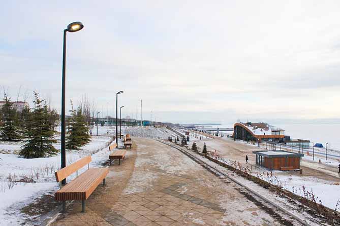 набережная лавочка