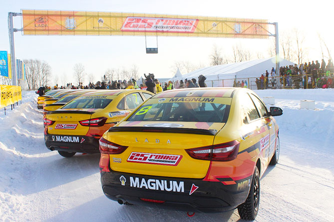 автомобили на 25 Гонке Чемпионов