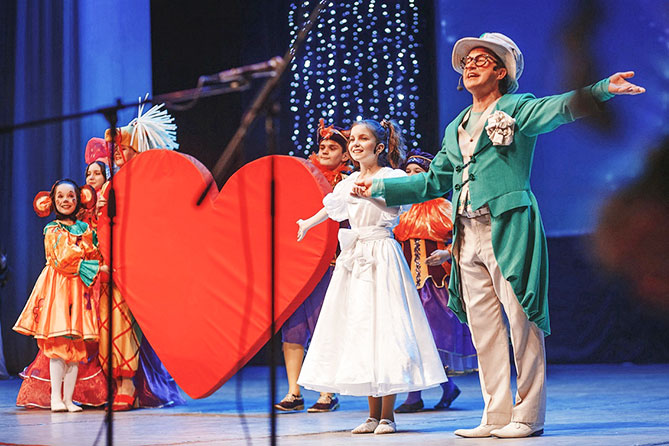 участиники фестиваля Счастье