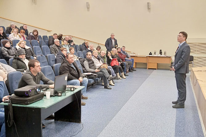 обсуждение вопросов в Школе садоводов