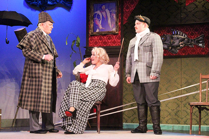 сцена из спектакля Шерлок Холмс и невидимое существо