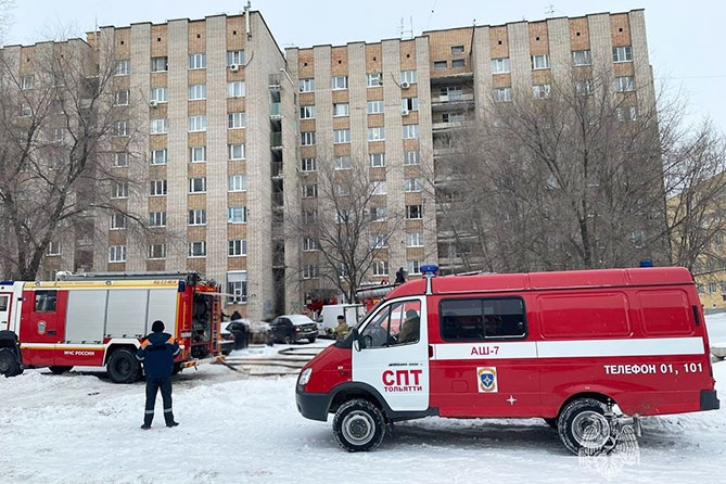 пожарные на ликвидации возгорания