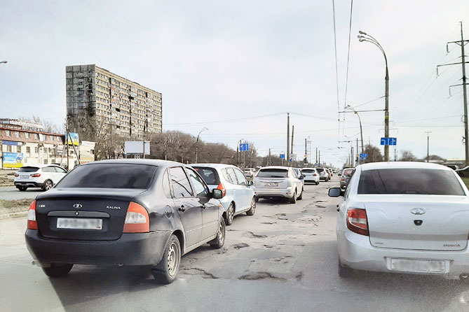 ямы на дороге по улице Заставной