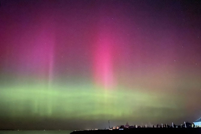 всполохи северного сияния в Ягодном