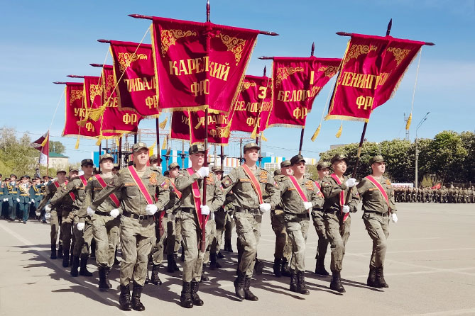 торжественный марш военнослужащих