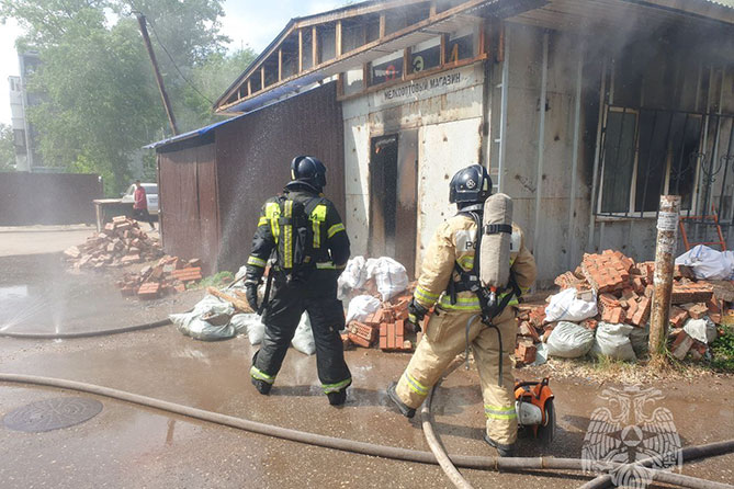пожар в нежилом здании