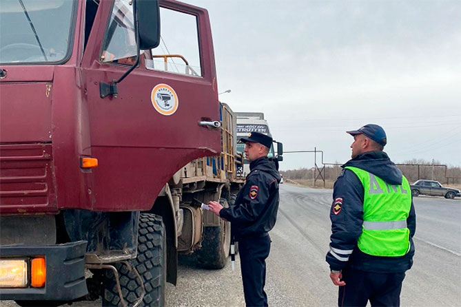 полиция остановила фуру