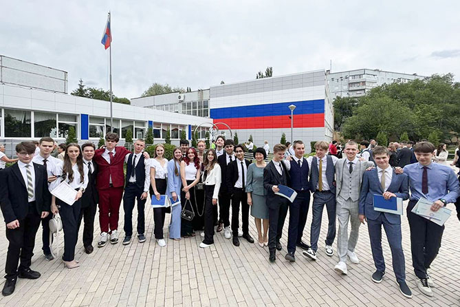 выпускники школы