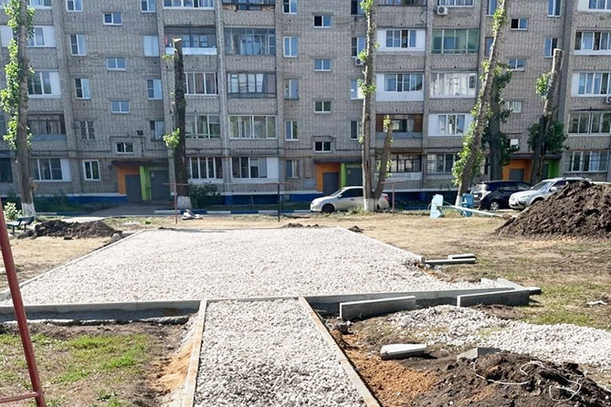 благоустройство двора на Лесной 56