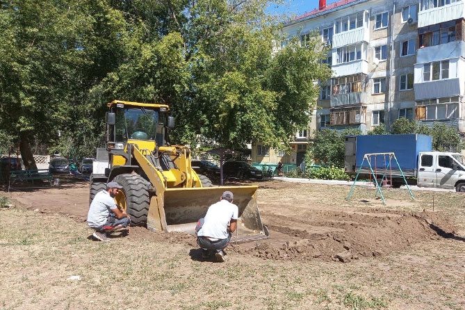 благоустройство двора на Мира 58