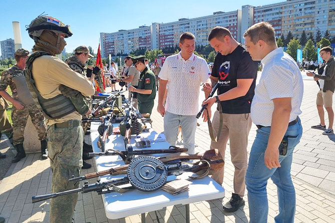 экспозиция оружия