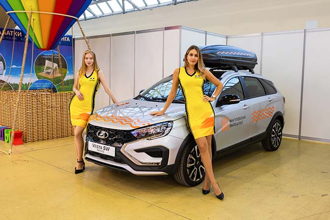 LADA Vesta SW Cross на выставке по туризму
