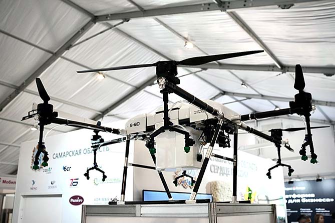 агродрон на агропромышленной выставке
