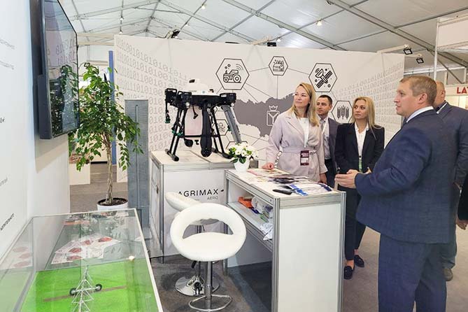 агродрон на выставке