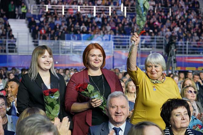 работники образования празднуют День учителя