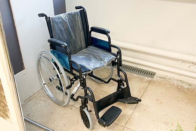 инвалидное кресло ткм музей инвалидное кресло в музее