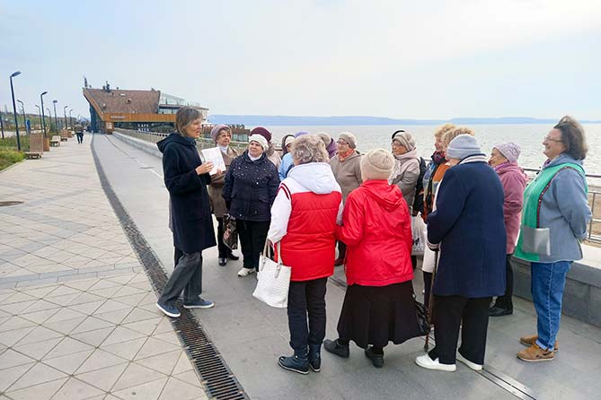 ветераны на экскурсии на набеоежной