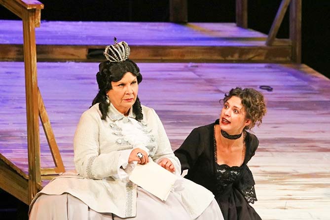 сцена из спектакля Татищев Сказание о звере Мамонте