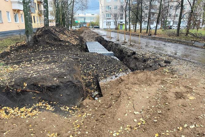 32 квартал т плюс перекладка труба молодежный бульвар 5 01-11-2023 перекладка теплосетей на Молодежном бульваре 5