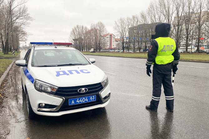 в ноябре сотрудники гибдд тольятти проведут 8 рейдов на дорогах города сотрудник дпс на дороге