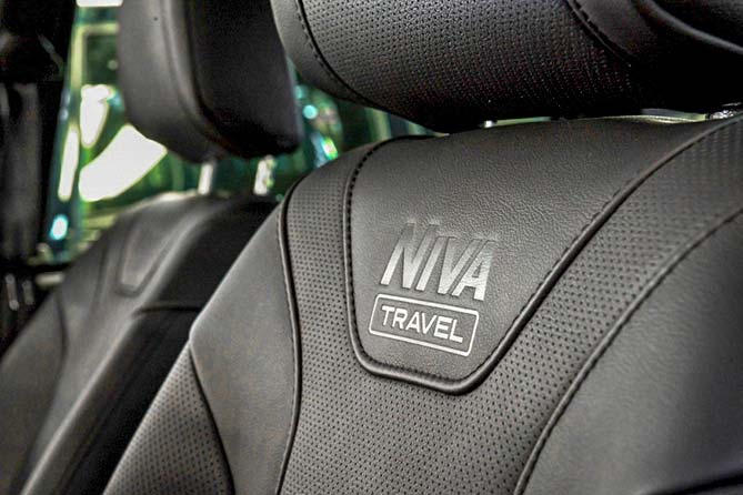 кожаный салон в машине LADA NIVA Travel