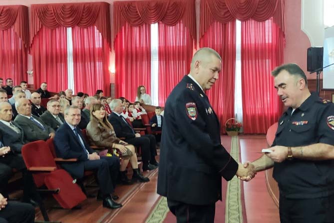 в тольятти участковых полиции поздравили со 100-летием службы награждение участкового полиции