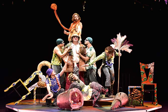 сцена из спектакля Крокодил