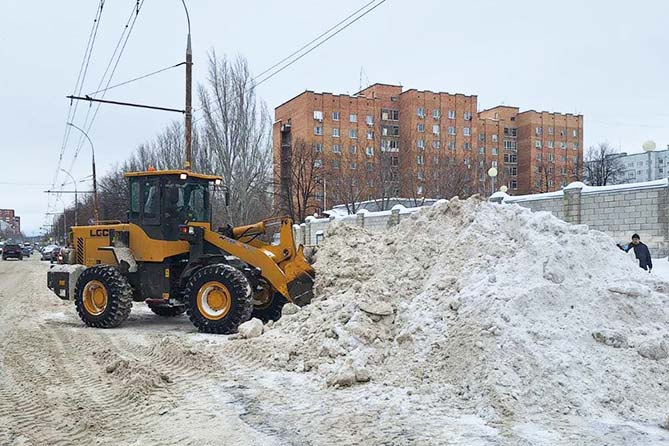 сугроб на дороге