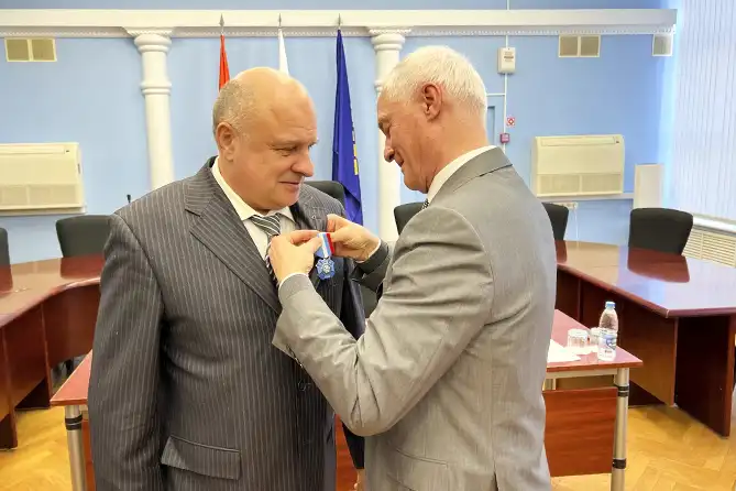 награждение общественного деятеля