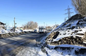 сугробы на улице Базовой