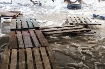 поддоны в подземном переходе