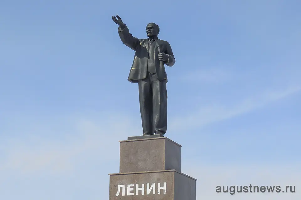 памятник ленину в тольятти