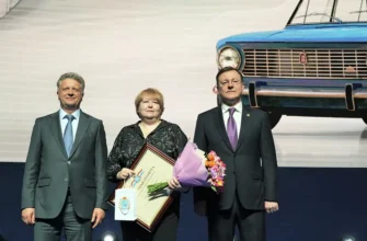 губернатор поздравляет работников АВТОВАЗа