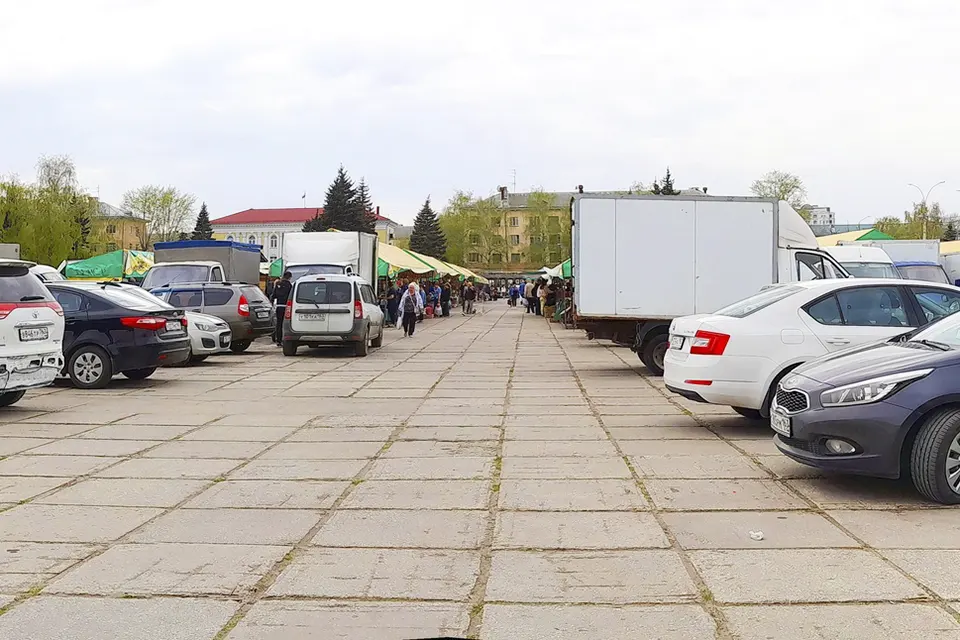 машины на ярмарке