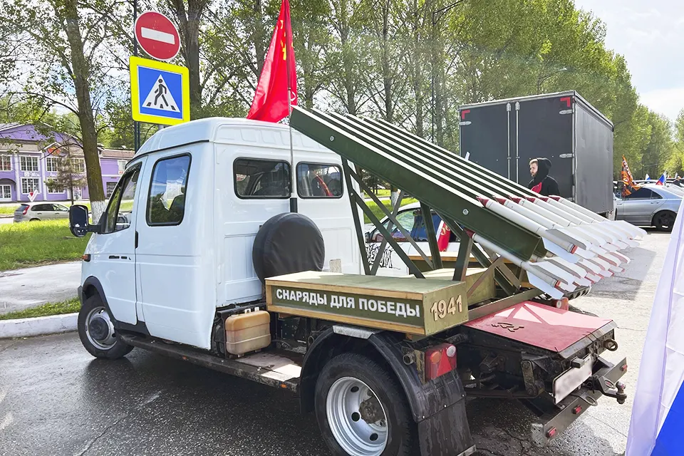 автопробег автомобиль 9 мая день победы катюша газель Газель на автопробеге